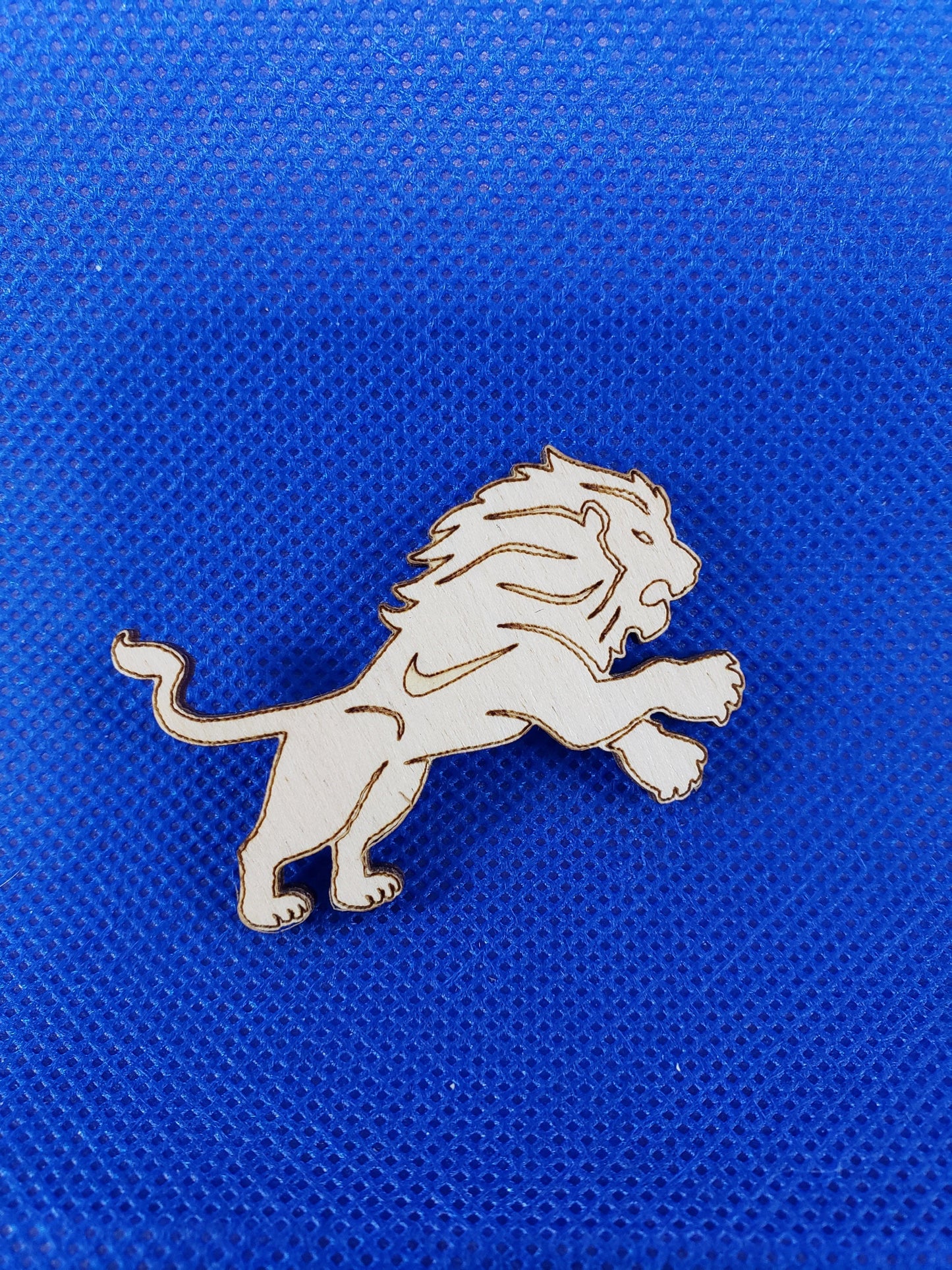 Running Lion - Laser cut natural wooden blanks